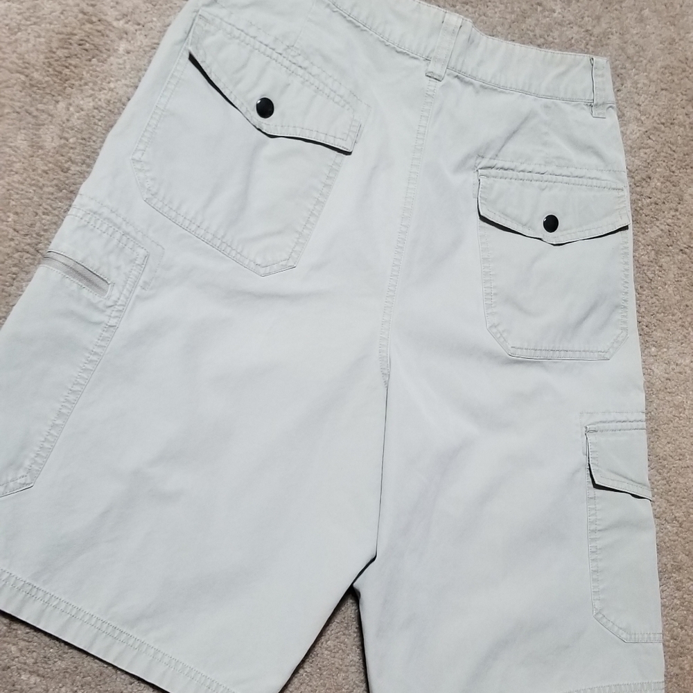 SOLD-Mens NIKE Khaki Shorts-30M - Picture 2 of 4